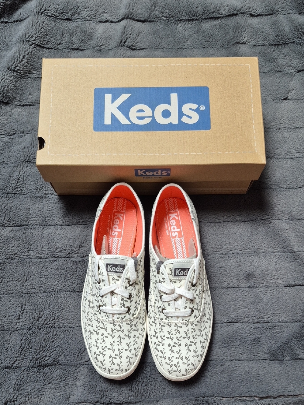 Keds Botanical Off White Sneakers with Leaf Print, & 2 Laces, New In Box - Picture 13 of 13